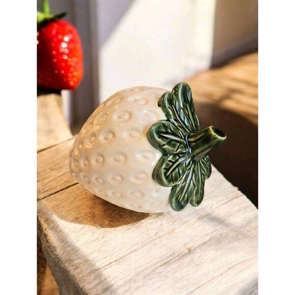 New White Strawberry Ceramic Figurine Statue Fruit Figurines Room Decor - Picture 1 of 2